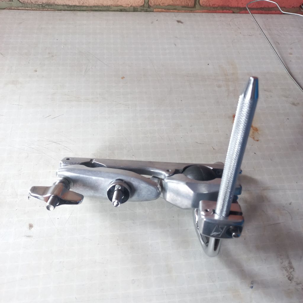 Tama MC69  single tom attachment / tom holder
