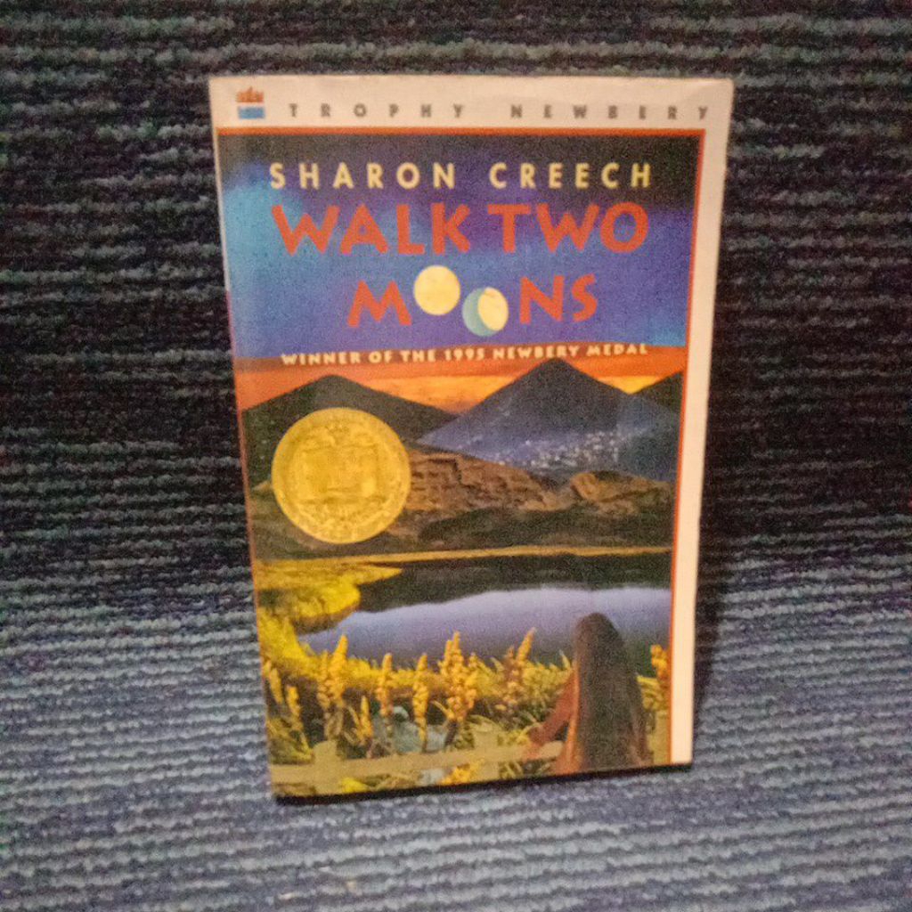 BUKU SHARON CREECH WALK TWO MOONS