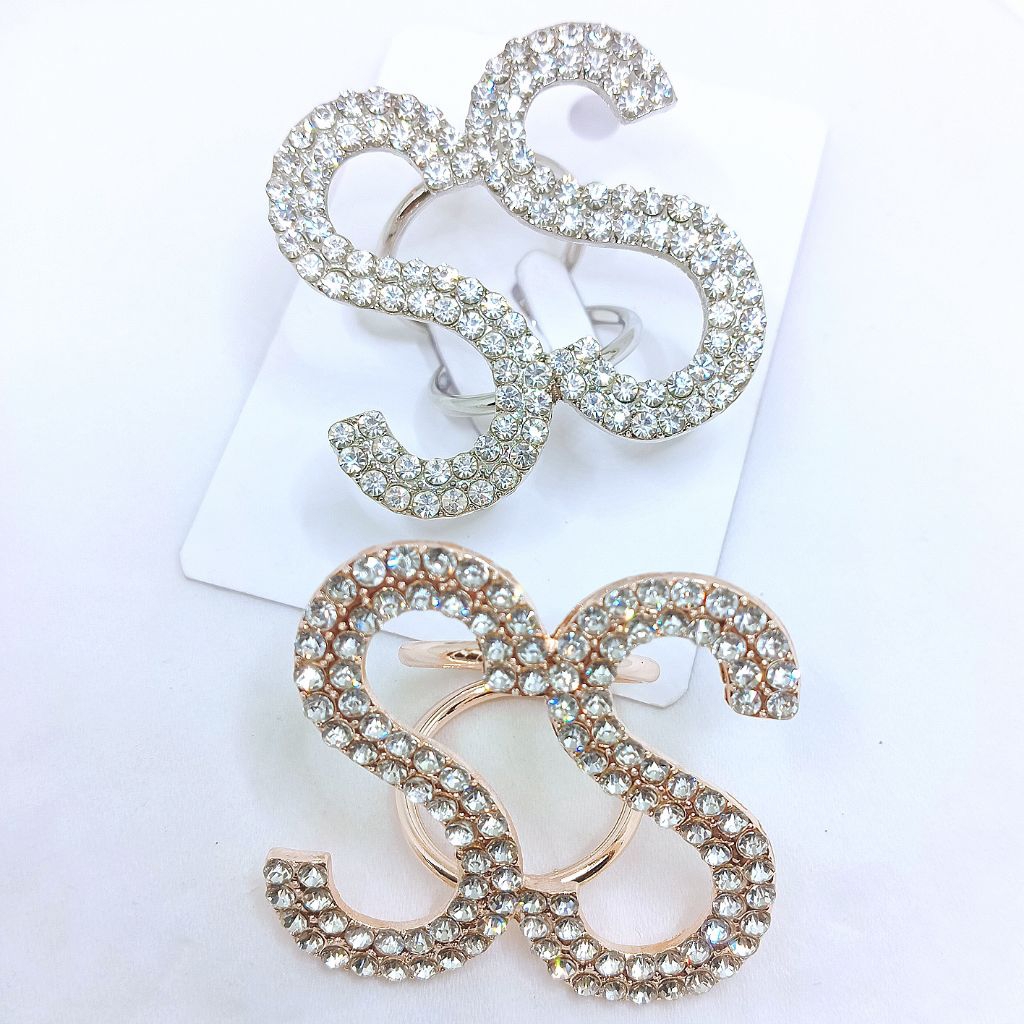 Bros Ring Hijab Terbaru Permata Unik Dengan Desain yang Unik dan Mewah Ring Hijab Terbaru Permata Cl