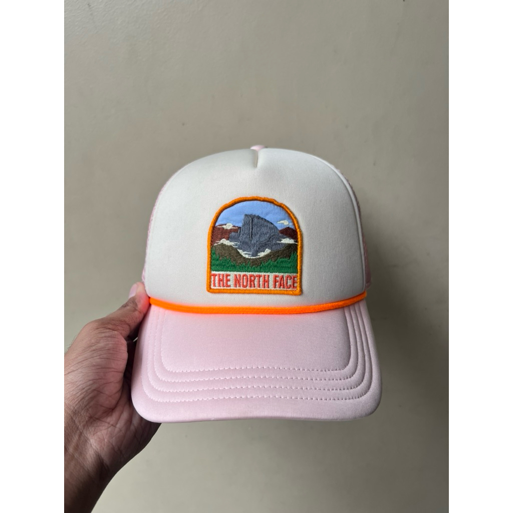 Topi The north Face trucker Pink ropehat