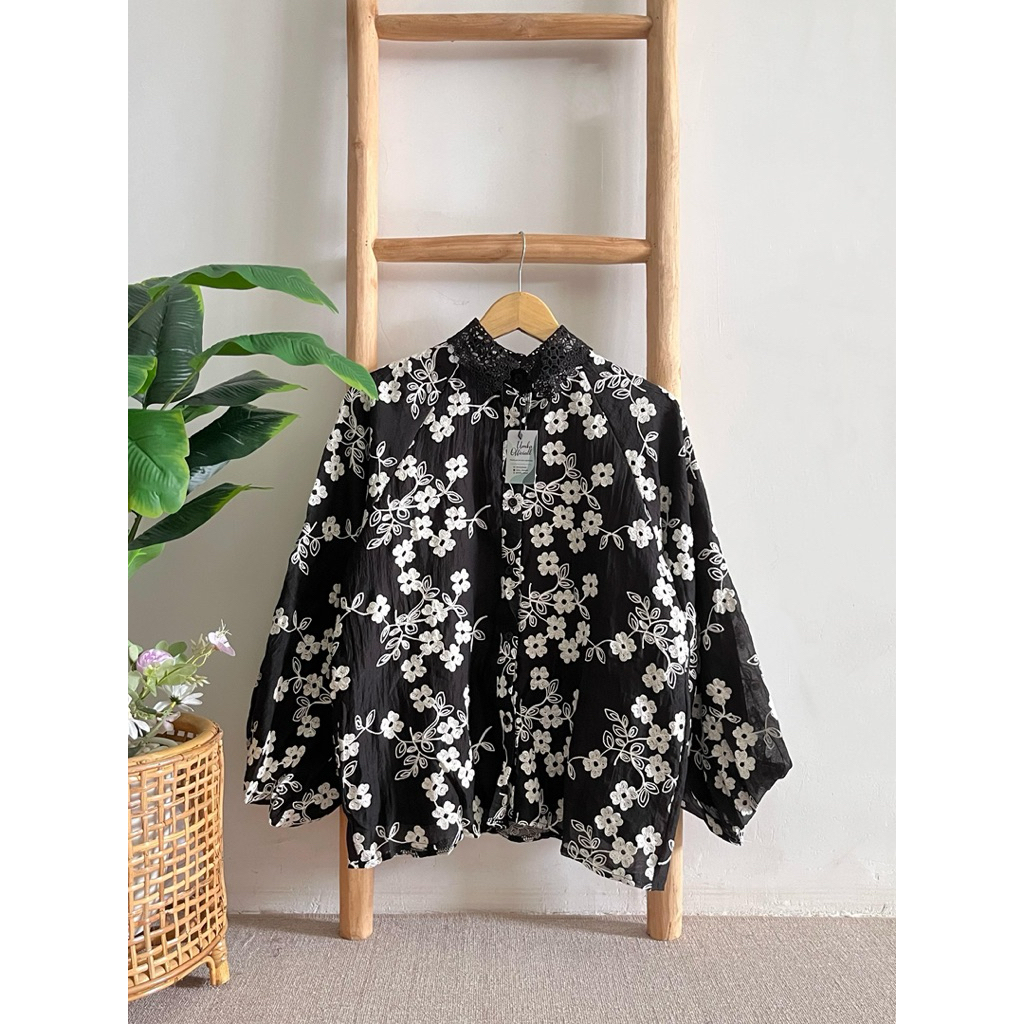 BLOUSE KEMEJA BORDIR IMPORT HITAM PUTIH LENGAN BALON