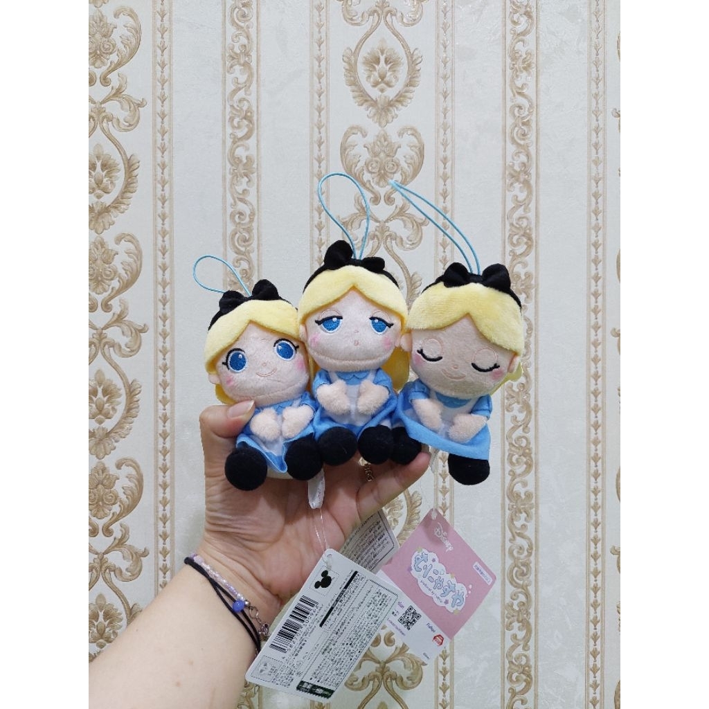 boncheri.id Disney Alice in Wonderland Munyasuya Plush Keychain Ori Furyu Sega / Gantungan Kunci Bon