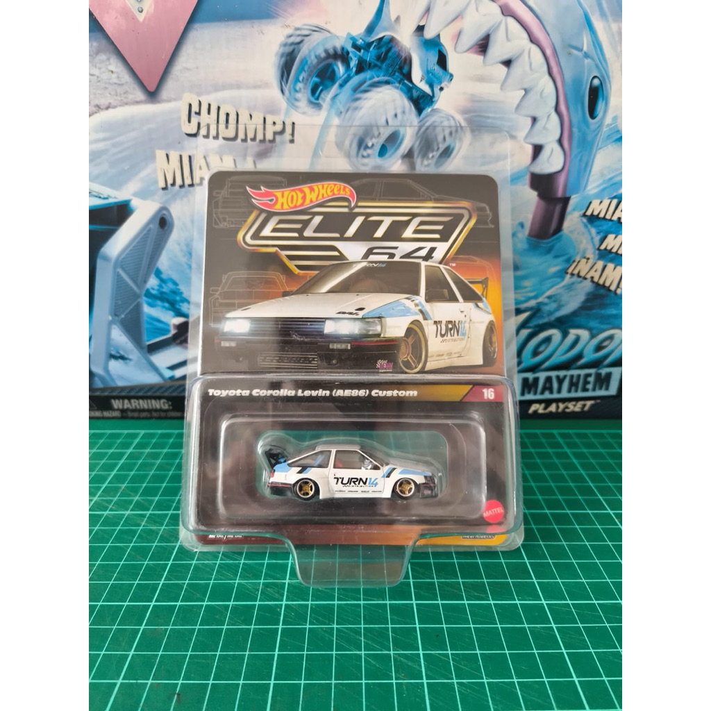 Hot Wheels Elite 64 Premium Toyota Corolla Levin (AE86) Custom