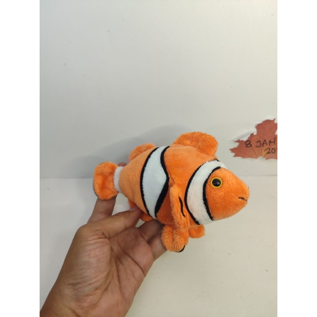 boneka ikan nemo