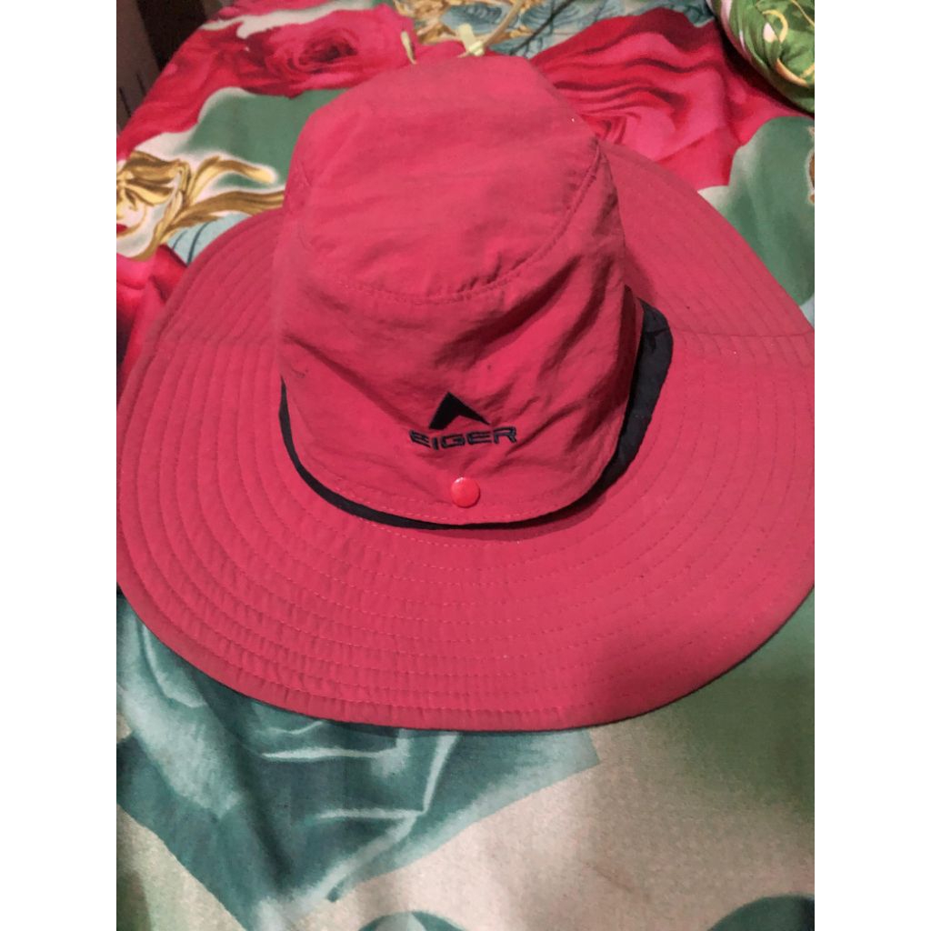 PRELOVED TOPI OUTDOOR EIGER