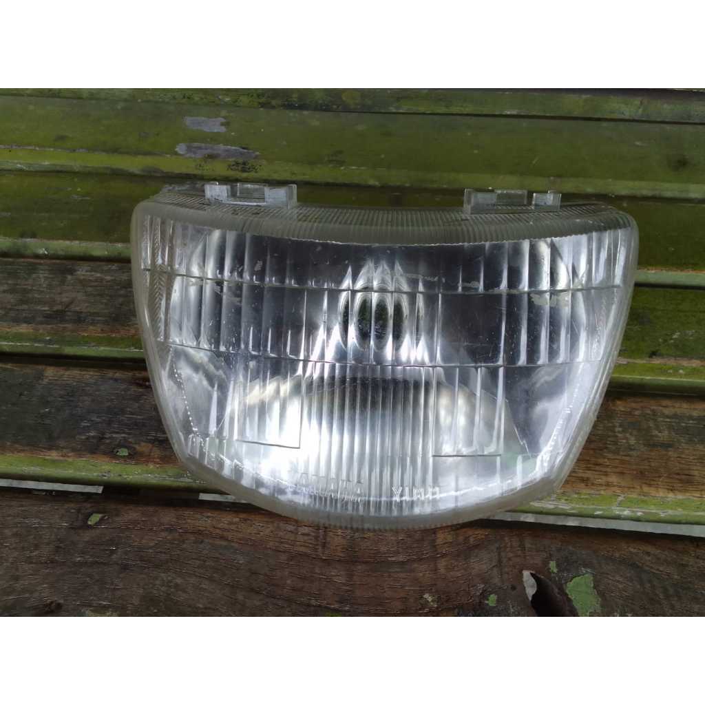 REFLEKTOR LAMPU DEPAN MOTOR YAMAHA VEGA R LAMA DAN FIZ R ORIGINAL YIMM