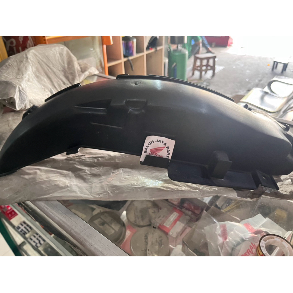 SPAKBOR BELAKANG BAGIAN TENGAH KOLONG SUPRA X SUPRA FIT LAMA 80101-KEV-880