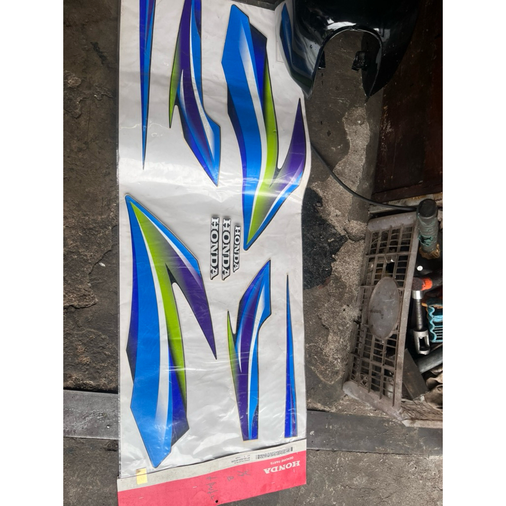 stiker honda gl max 2004 biru original ahm