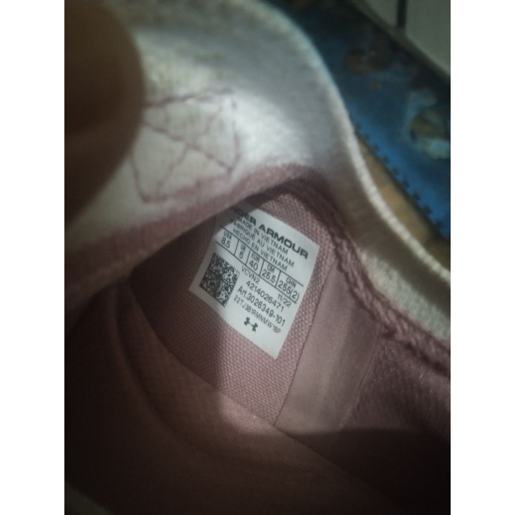 Sepatu Running Under Armour