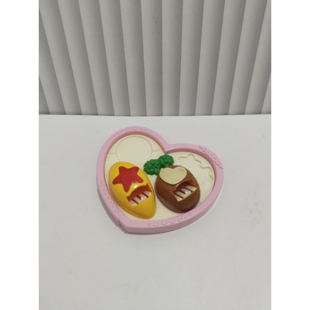 preloved mainan tempat makan doll