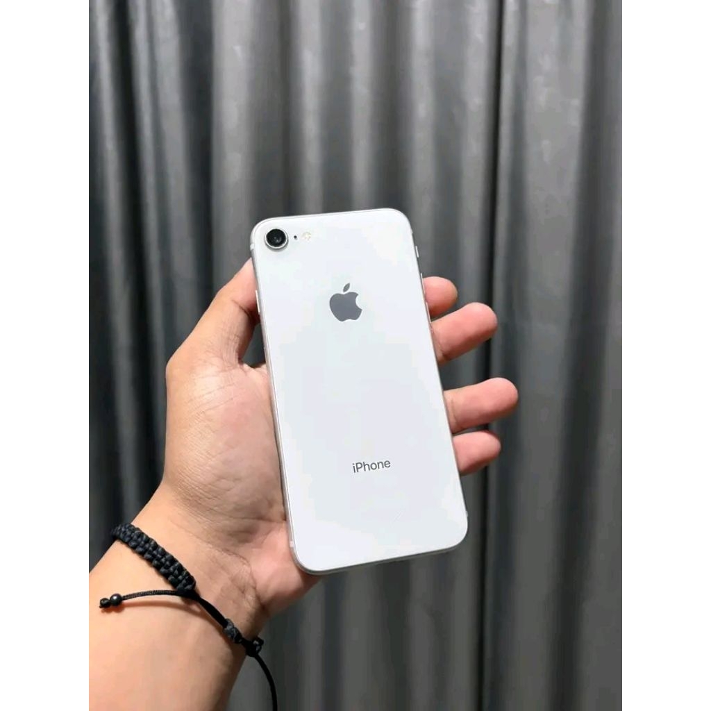 iPhone 8