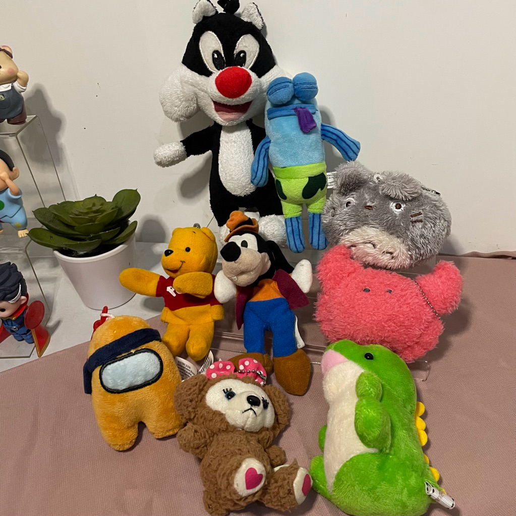 Boneka / Gantungan kunci boneka / plushie keychain / looney tunes totoro yell among us bikini buddie