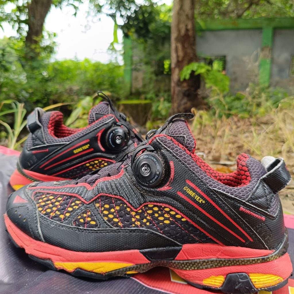 Sepatu Black Yak Gunung Hiking Outdoor Goretex Boa System