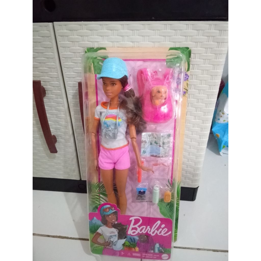 Barbie artikulasi hiking