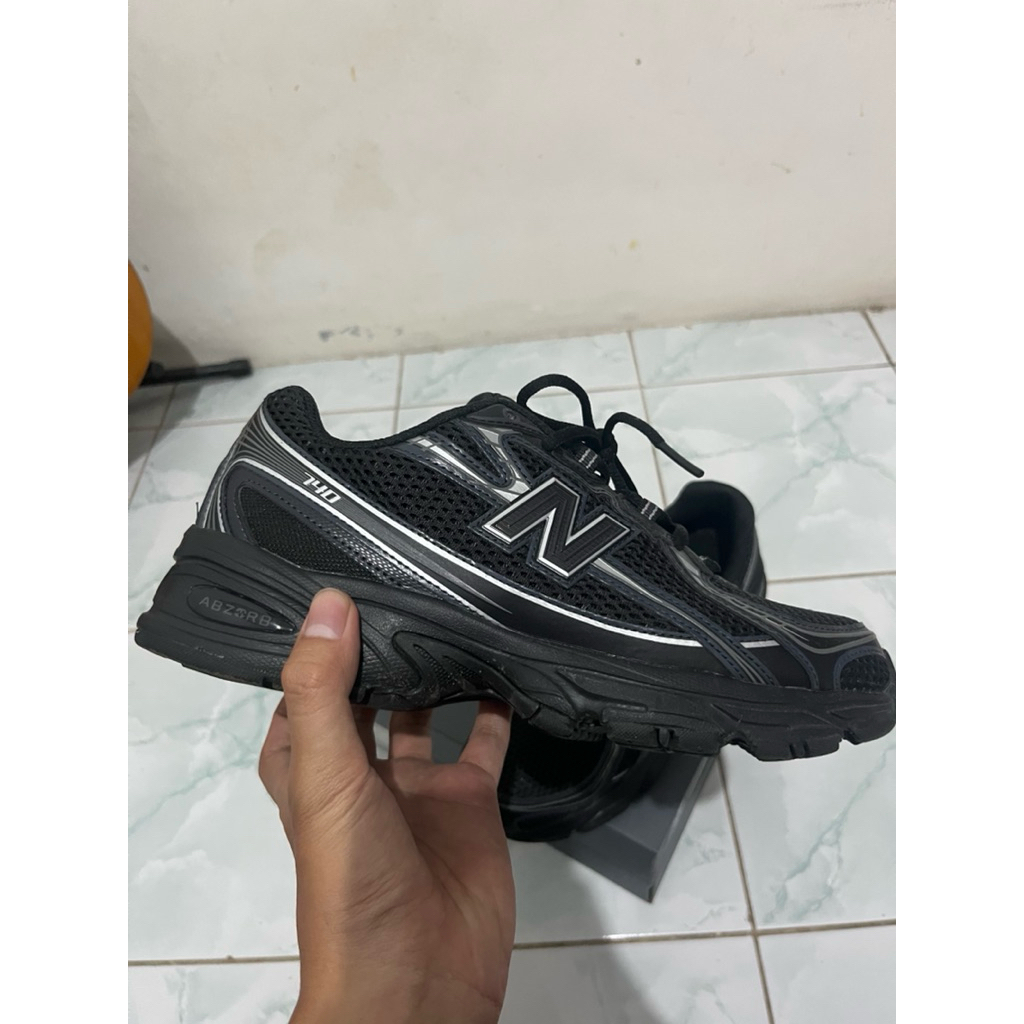 New Balance 740