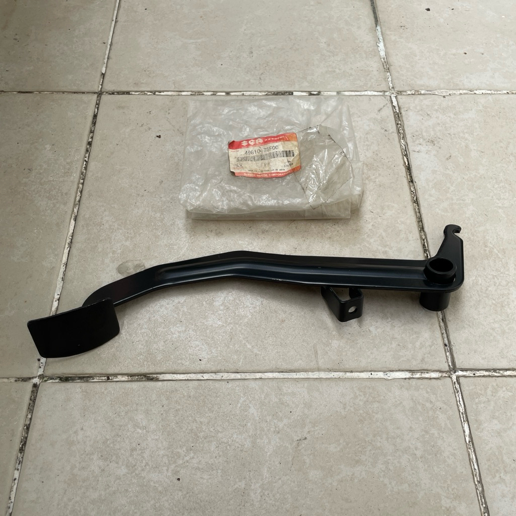 PEDAL KOPLING / INJAKAN KOPLING (CLUTCH PEDAL) SUZUKI WAGON R, WAGON R WIDE, WAGON R PLUS ORIGINAL S
