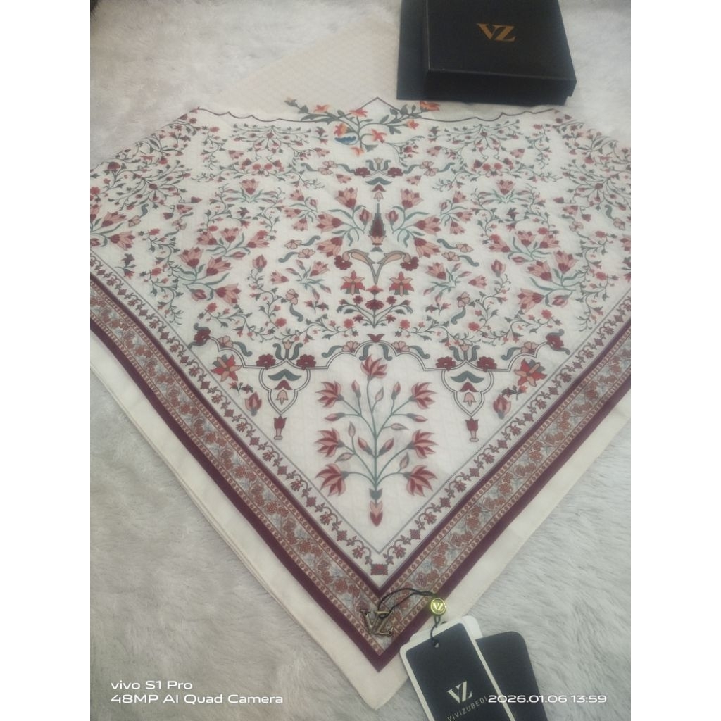 Vivi zubedi scarf new