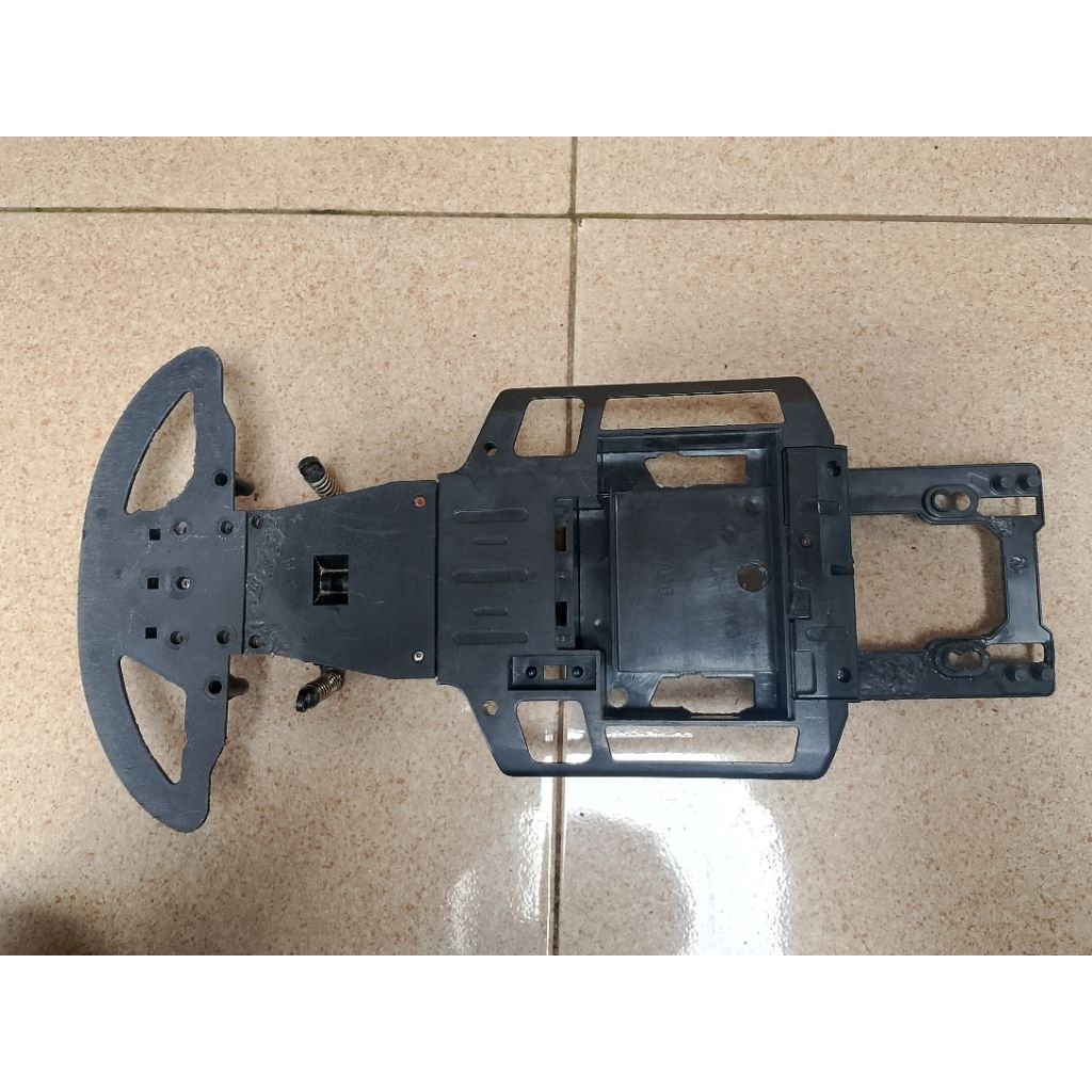 sasis rc Randa skala 1:10 junk banyak bagian yang pecah || RC second