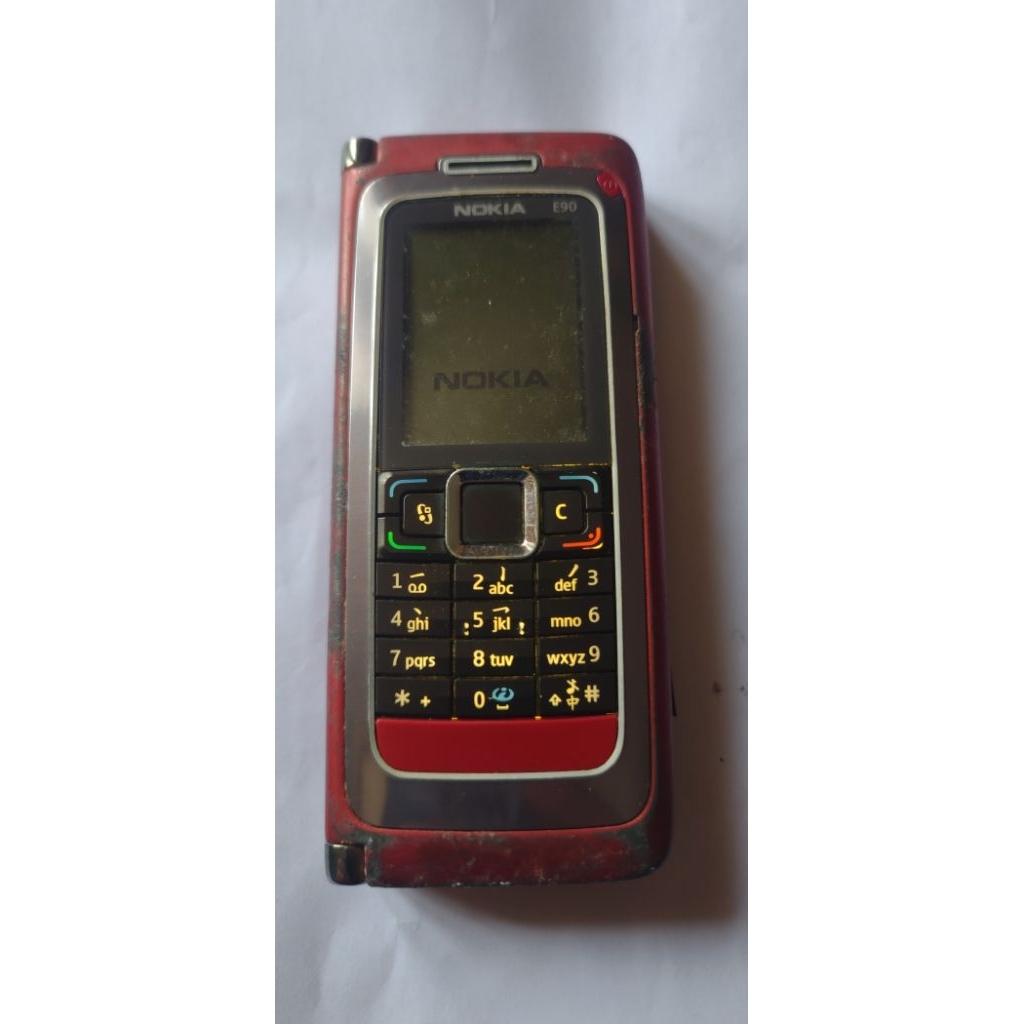 Nokia E90 communicator merah yang berakhir tragis minus bahan sparepart rusak