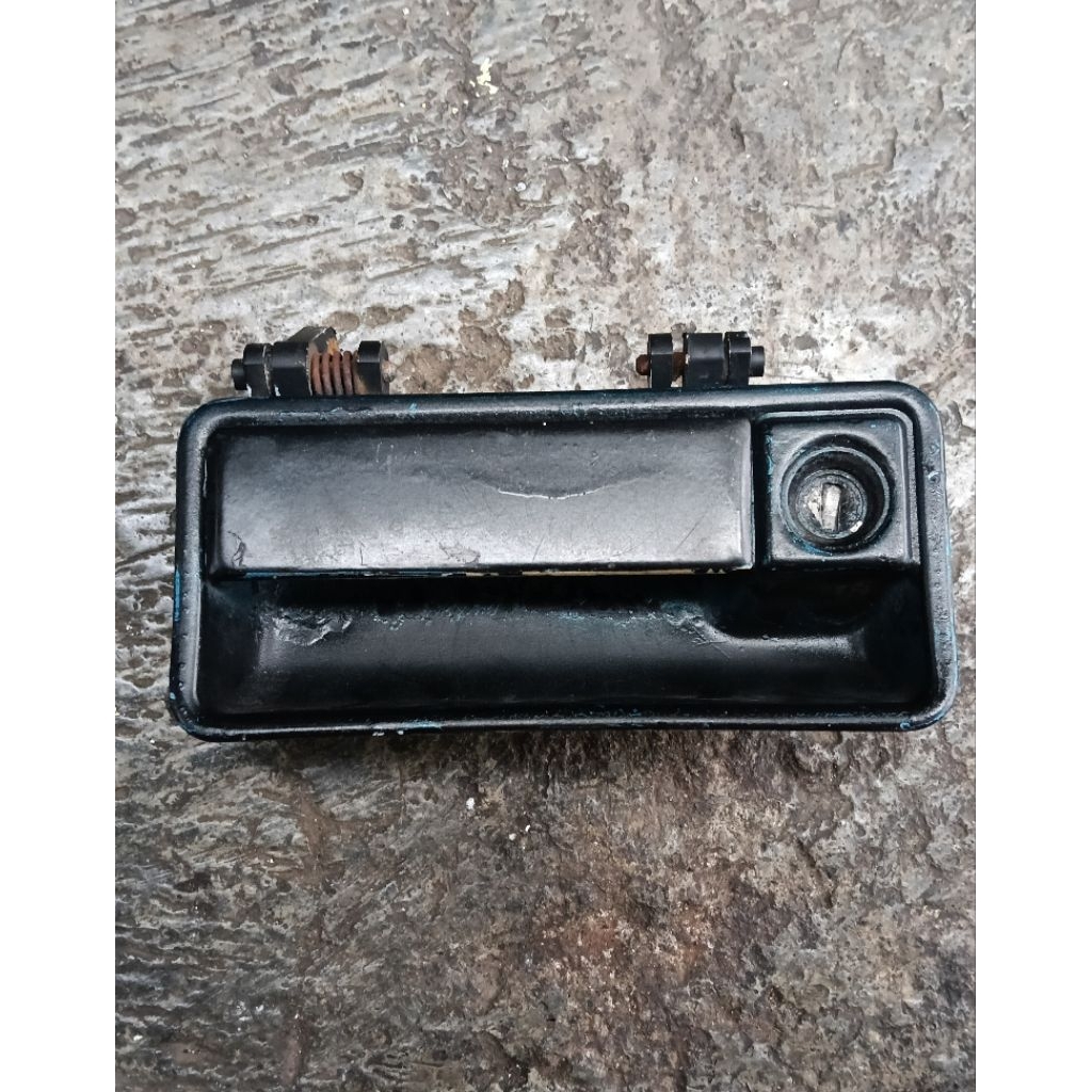 Handle Pintu Bagasi Belakang Suzuki Forsa