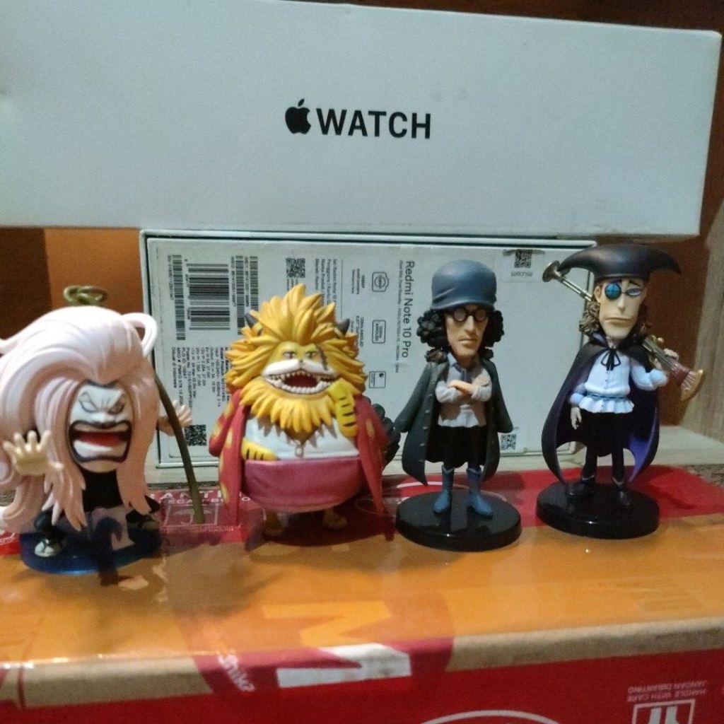 Jual Action Figure WCF One Piece Premium  Blackbeard Pirates kru (Kurohige) Aokiji, Van Augur, Kumad