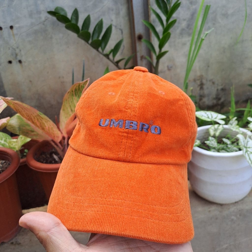 Topi Umbro Corduroy, Original.