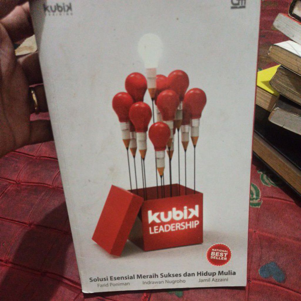 buku Kubik leadership by Farid Poniman