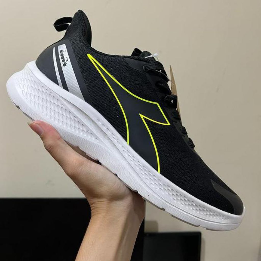 sepatu diadora moga black diax24f0710b running/preloved/thrift/2nd