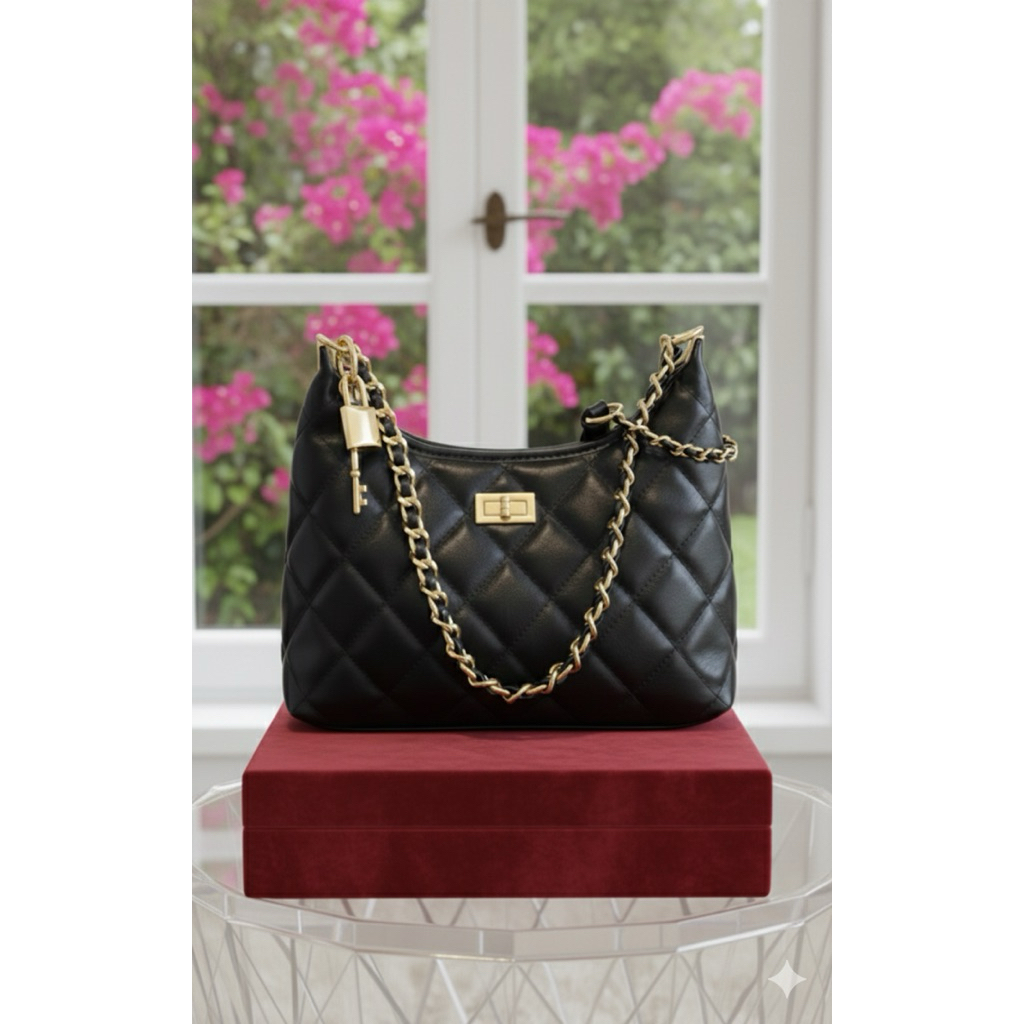 Tas Selempang Wanita Chanel Rantai Import - Tali Serut, Desain Elegan, Gantungan Lucu