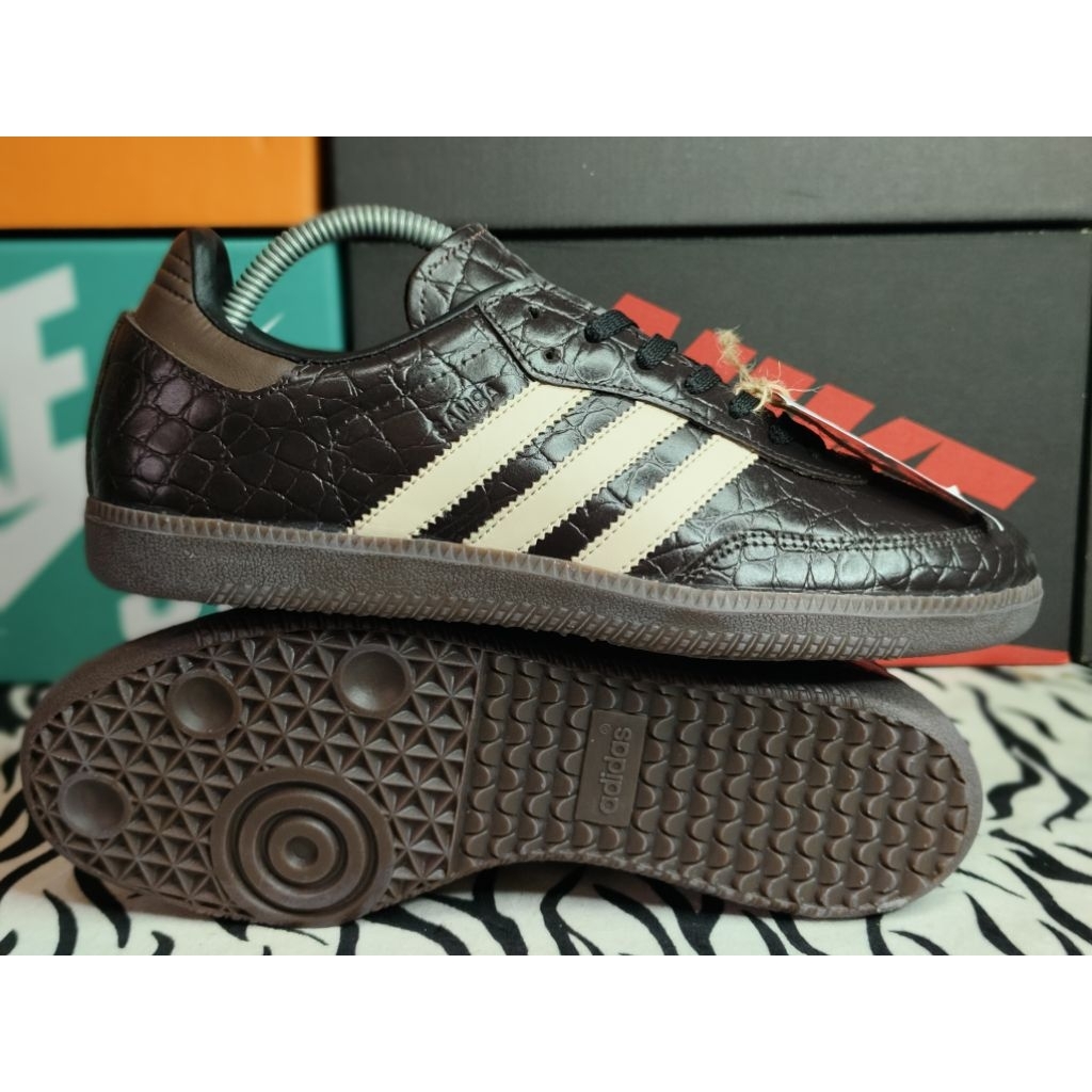 Sepatu Import - Sepatu Pria Wanita Sepatu SneakersSporty Casual - Size 42 Size 41 Size 40