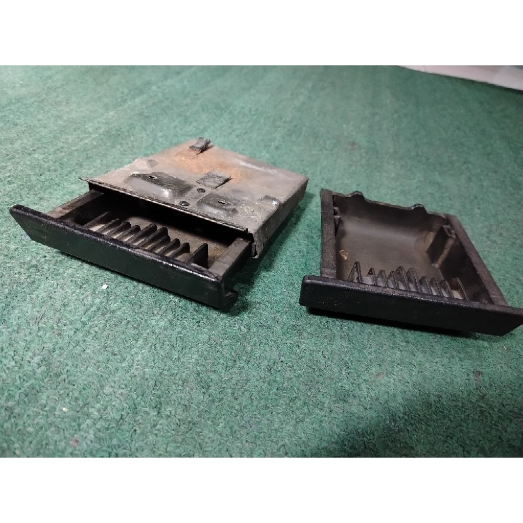 asbak dashboard Toyota Corona rt100