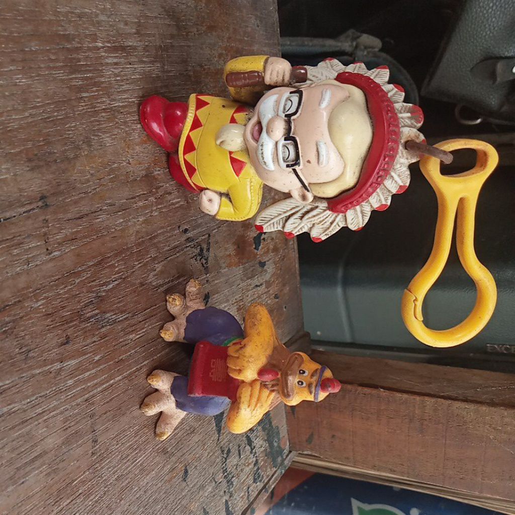 Figure kolonel Sanders & Chiki Meal jadul