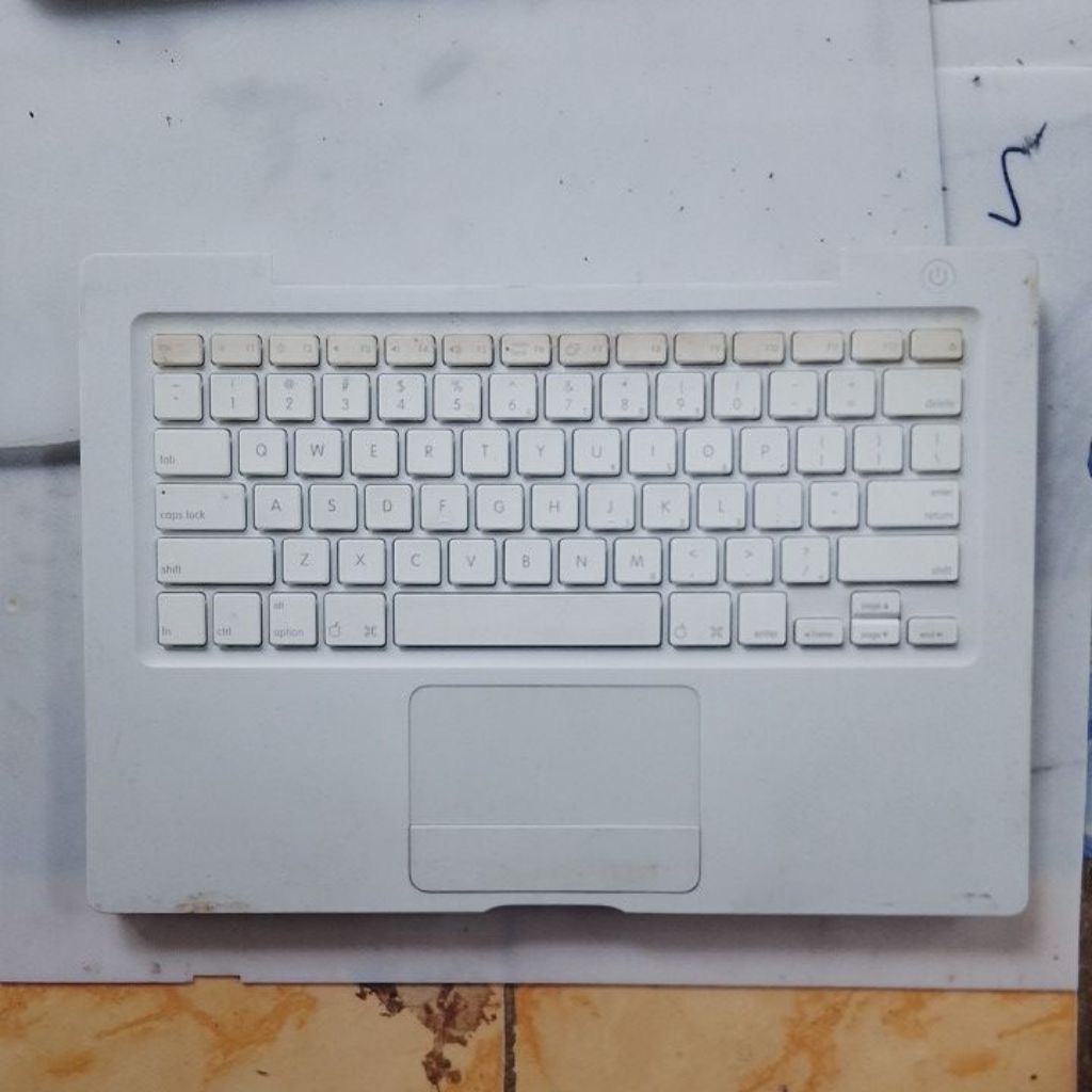 Casing Laptop Apple MacBook A1181