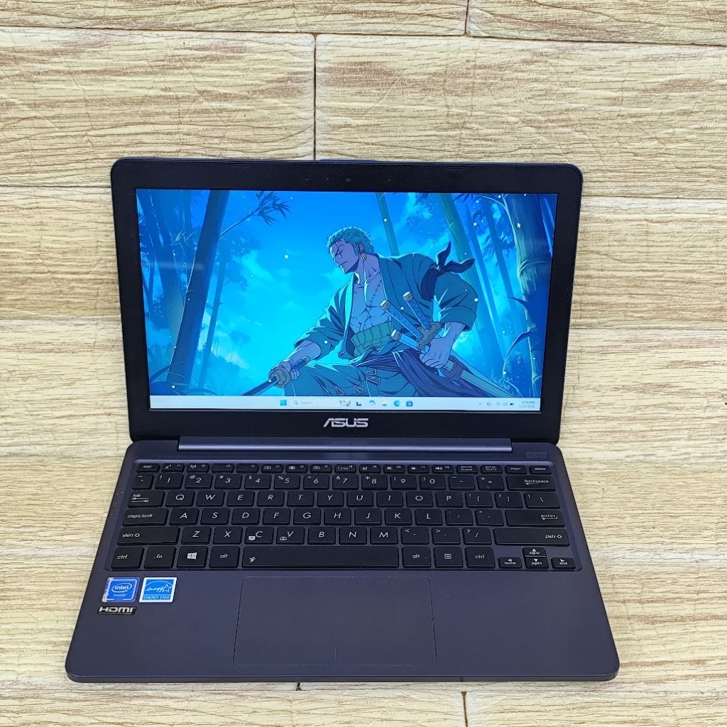 Notebook Asus VivoBook E203MAH Intel Celeron N4000 Ram 4GB SSD 128GB HD