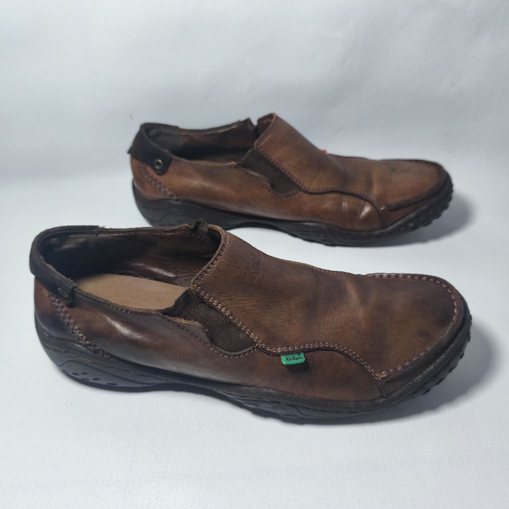 sepatu second merk kickers minus Pemakaian insole 27cm bahan kulit asli