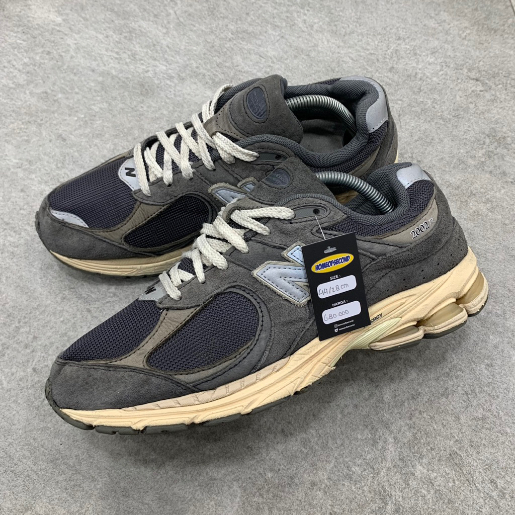 New Balance 2002r Dark Grey