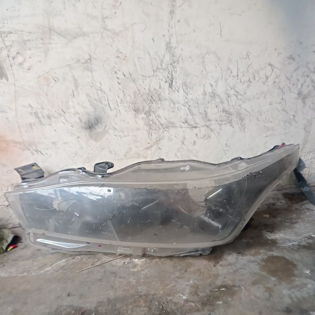 Mika Headlamp Yaris 2015