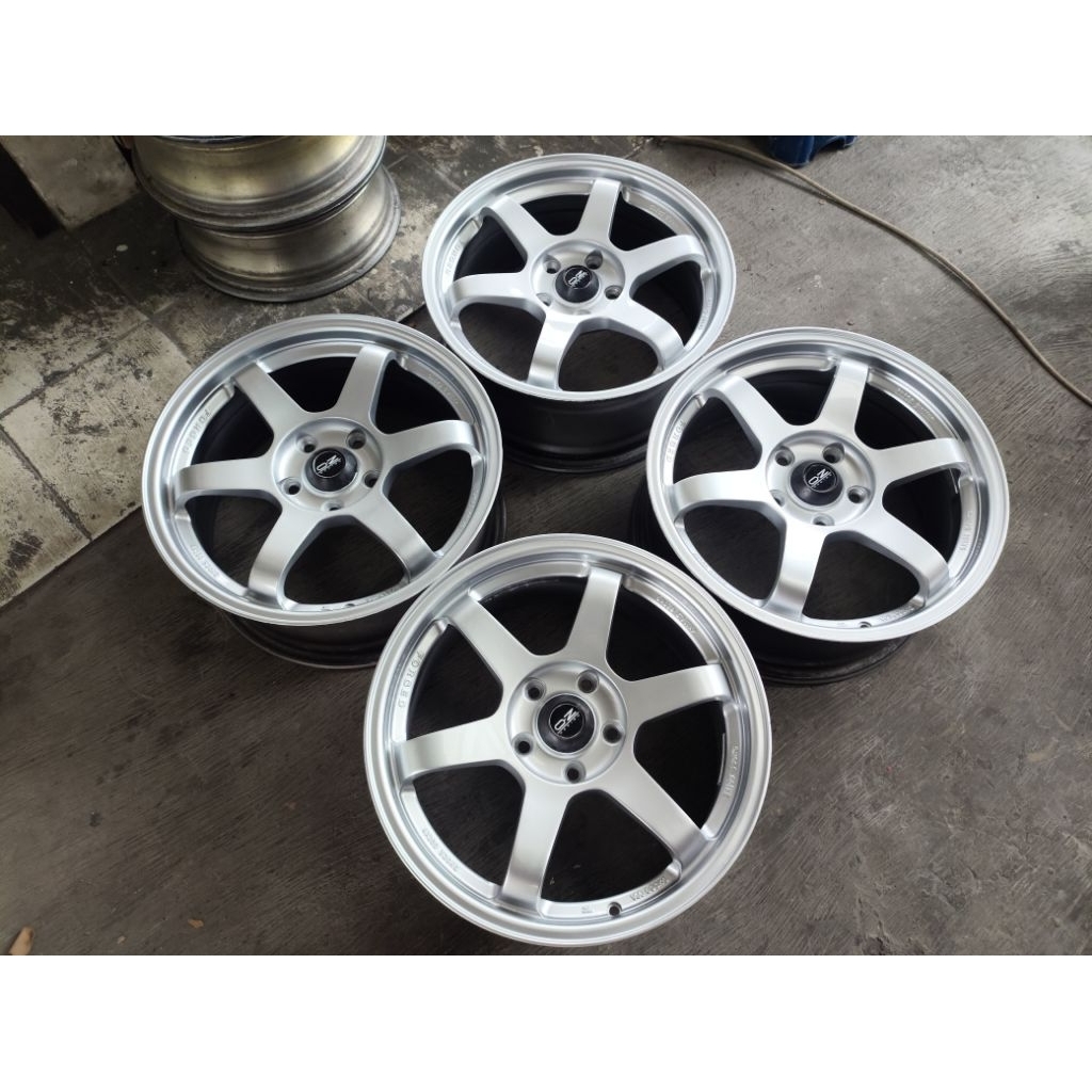 TE37 ring 17 5x114