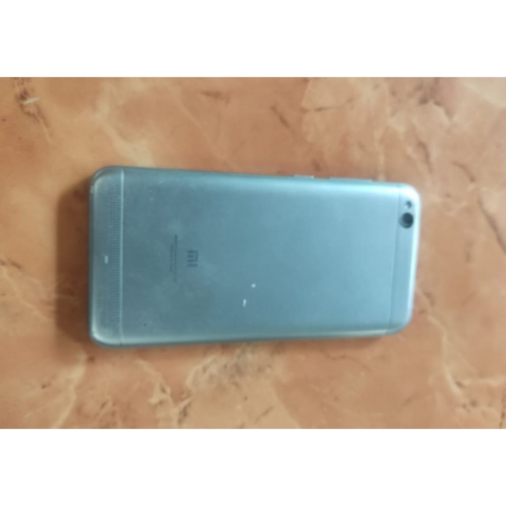 mesin hp redmi 5a.bonus masih bisa dipakai minus lcd sama speaker