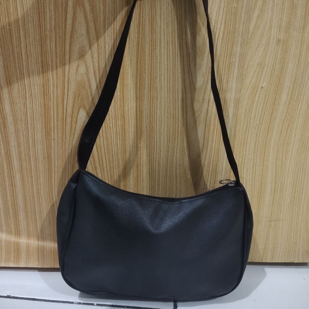 PL tas ketek hitam kulit