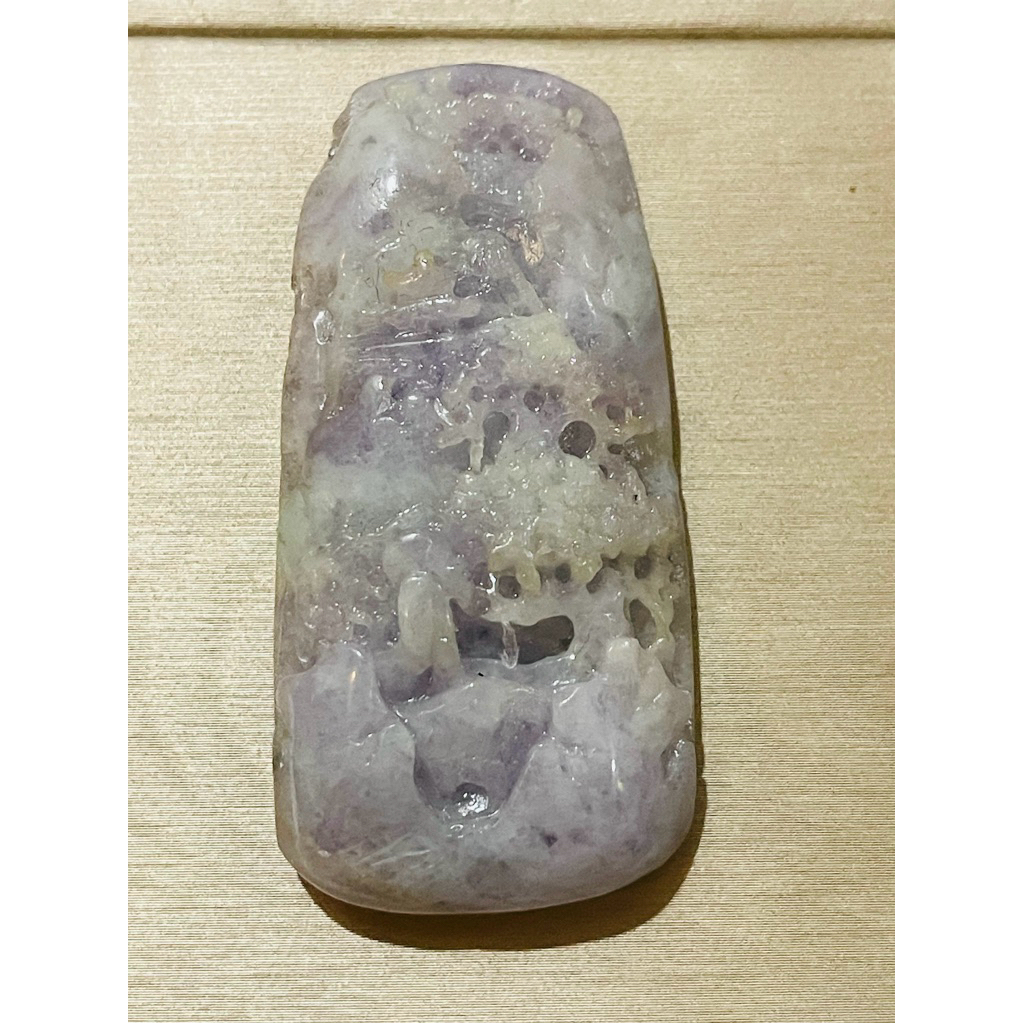 Liontin Ukir Pemandangan Ungu Lavender Giok Burma tipe A