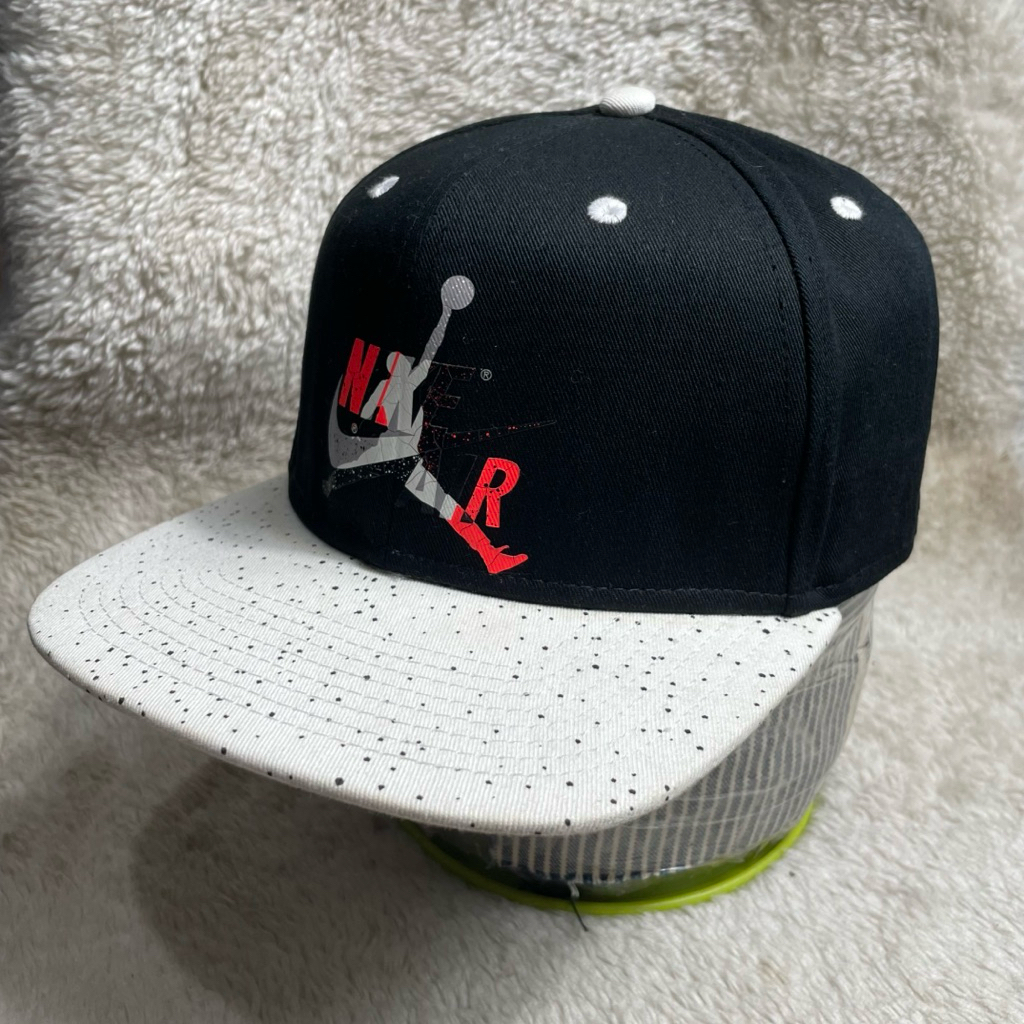 Cap / Topi N1K3 AIR JORDAN original warna hitam putih