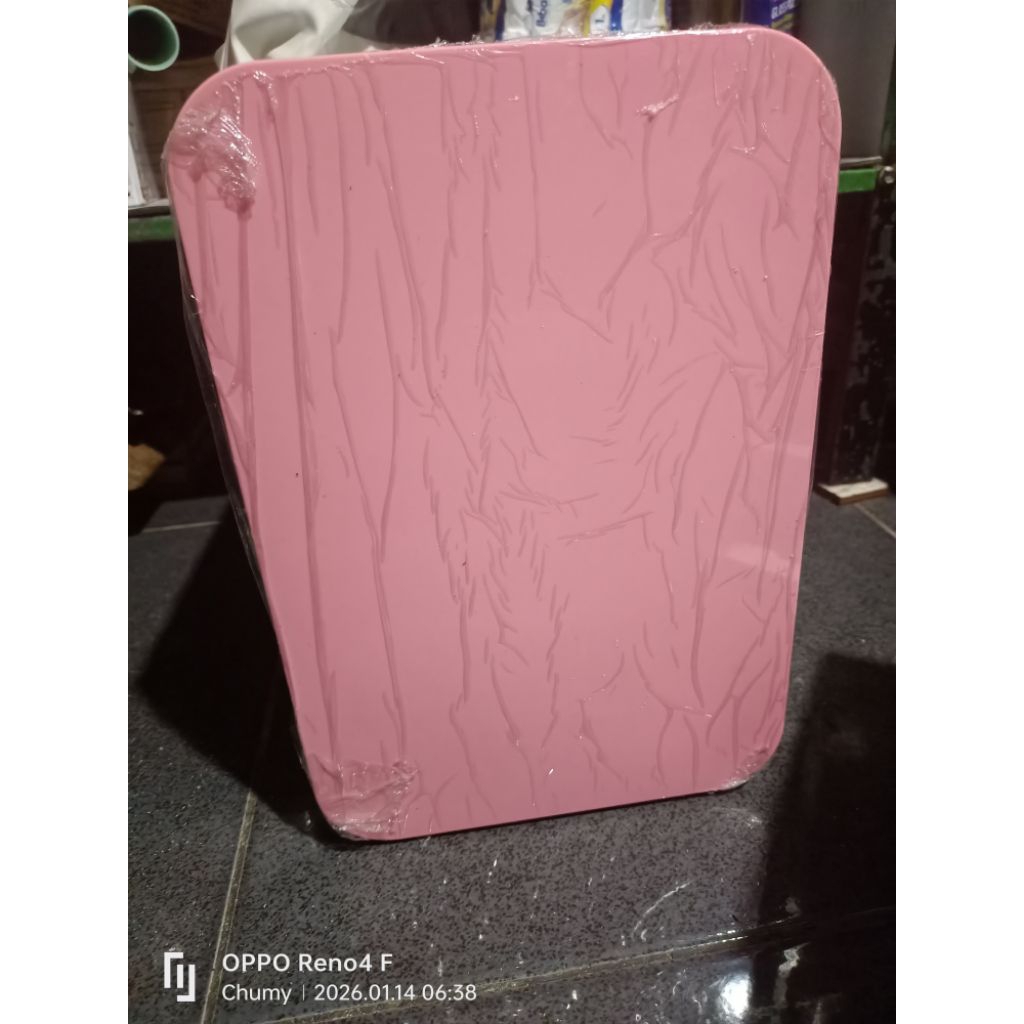 Mini Frigge 8L Pink Kulkas Kecil Skincare Portable