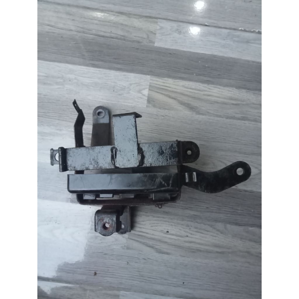 box wadah aki Megapro monoshock original second