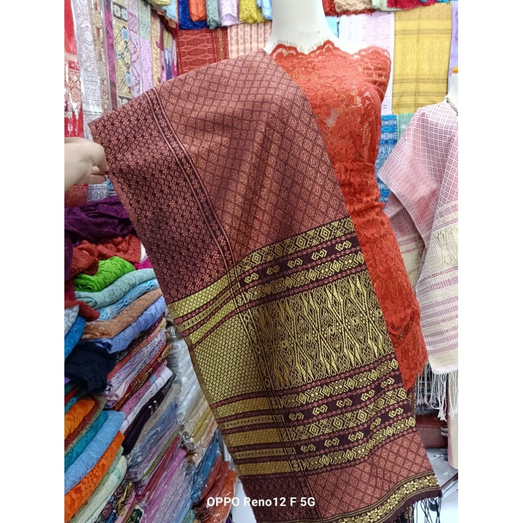 SONGKET TUMTUMAN TTS BENANG KRISTAL DAN KEBAYA SAINTLORENS.