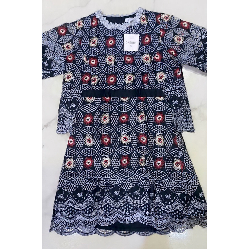 Katun Bolong Set Rok 3/4