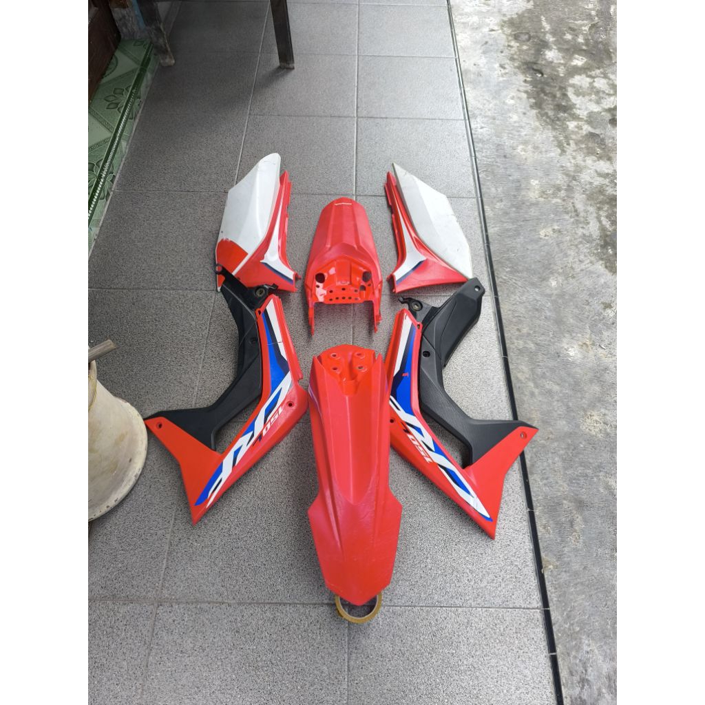 PROMO COVER BODY SET CRF150L CRF 150L WARNA MERAH PUTIH ORIGINAL COPOTAN MOTOR NORMAL MINUS PEMAKAIA