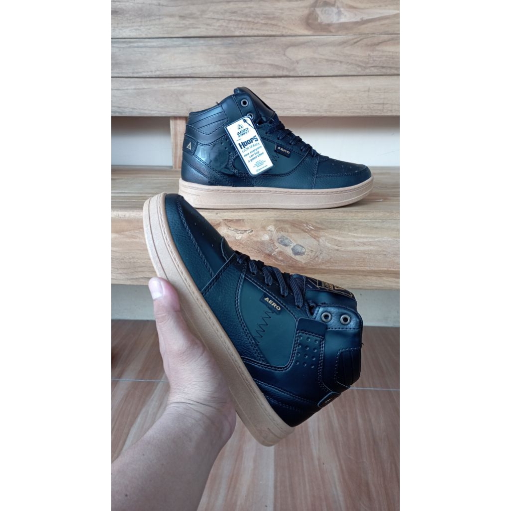 Sepatu Aerostreet