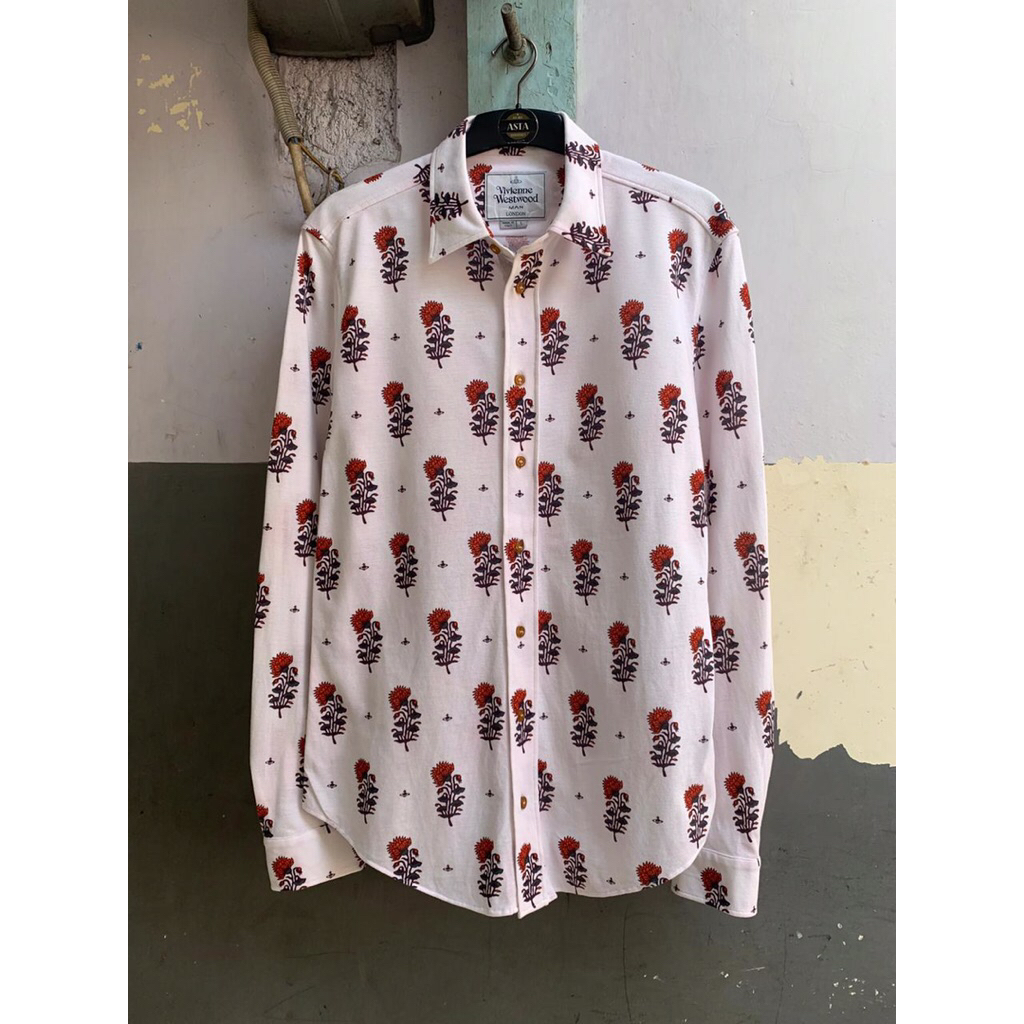 kemeja lengan panjang vivienne westwood size L preloved