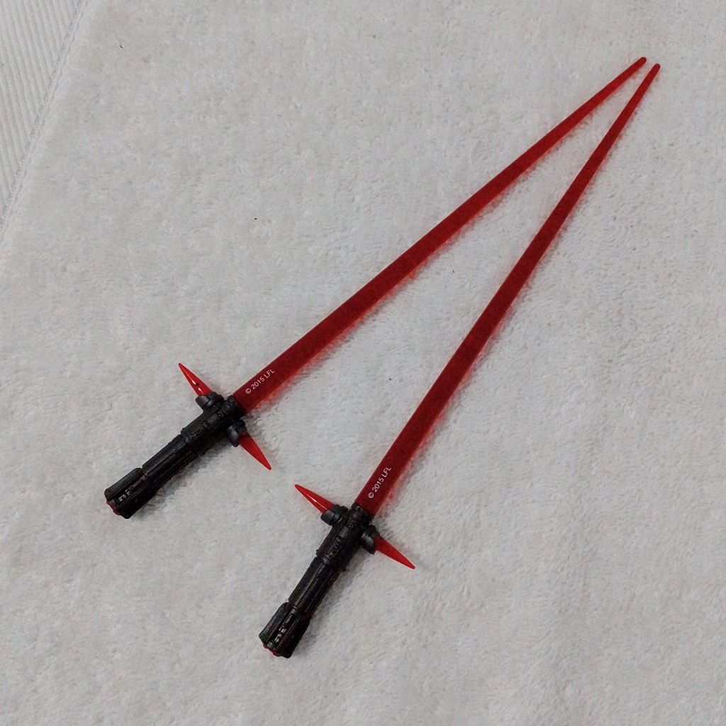 Sumpit KOTOBUKIYA Star Wars Lightsaber Chopstick Kylo Ren